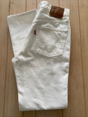 White Levi's 501 button fly jeans